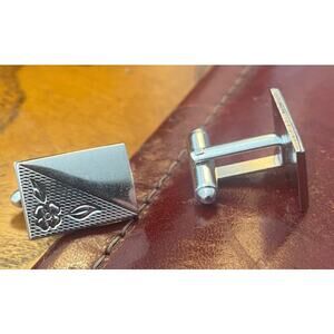 VTG Silvertone Shields Cufflinks with Etch Design